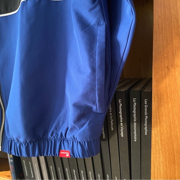 Men’s New Balance Windbreaker Jacket - Picture 3 of 4